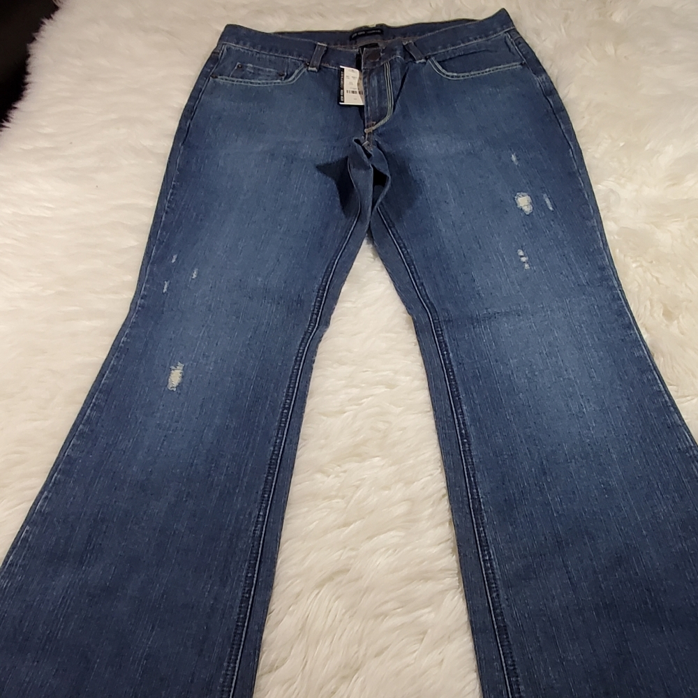 New York & Company women's distressed bootcut jeans size 10